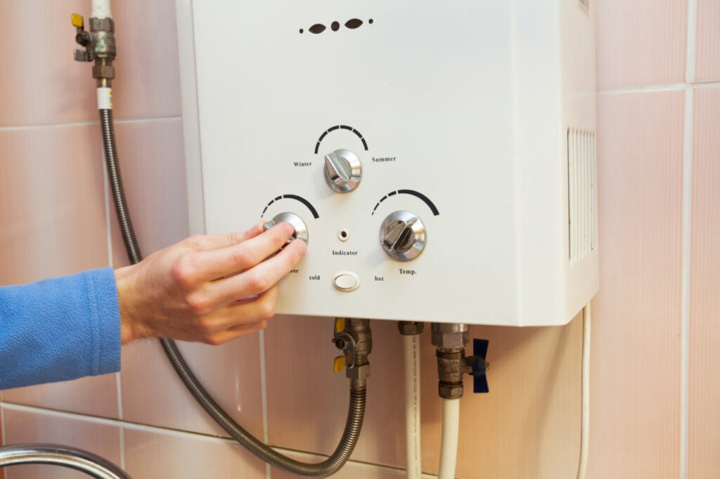aquecedor-gua-de-passagem-banho-quente-large-58649ef0-1-1024x682 Manutenção de Aquecedores